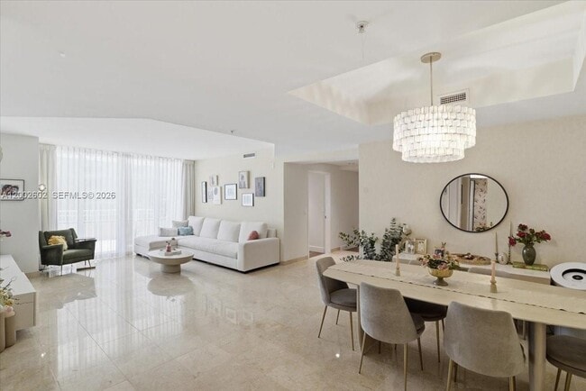 Building Photo - 801 Brickell Key Blvd