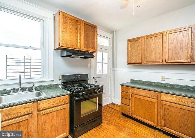 Building Photo - 321 E 29th St