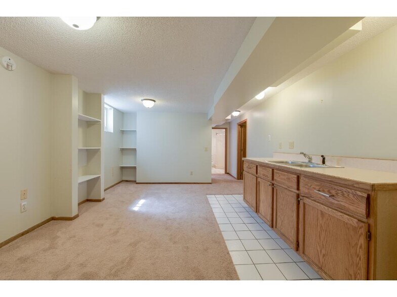 Building Photo - 1674 St Clair Ave