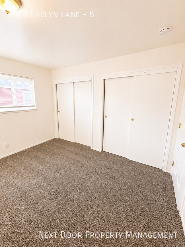 Building Photo - 1112 Evelyn Ln