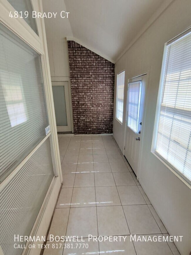 Building Photo - 4819 Brady Ct