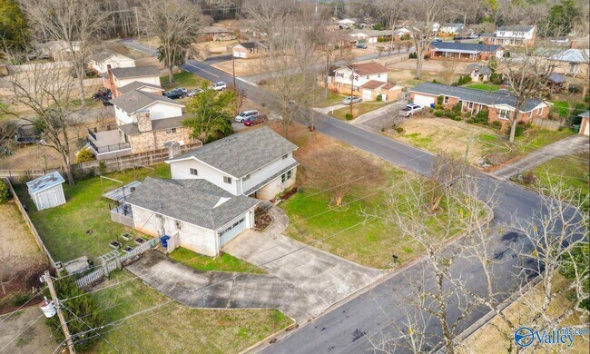 Building Photo - 7600 Teal Dr SW