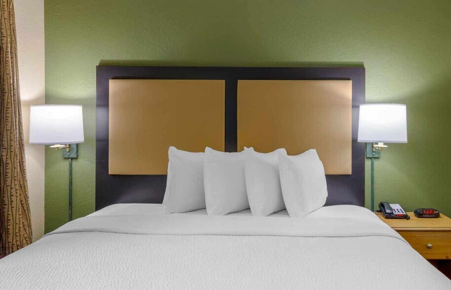 Building Photo - Furnished Studio-Orlando - Southpark - Equity Row