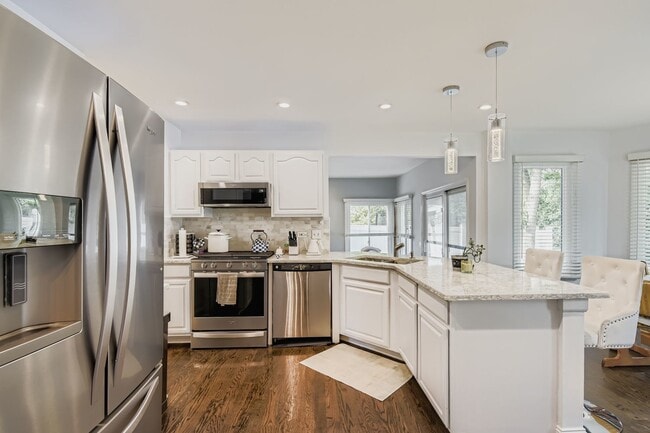 Building Photo - 53 Falcon Pl