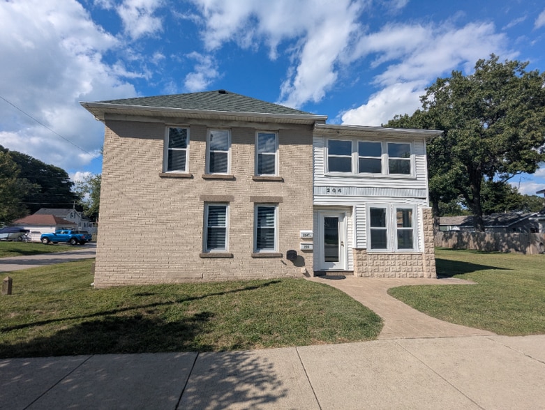 Primary Photo - 204 Fogarty St
