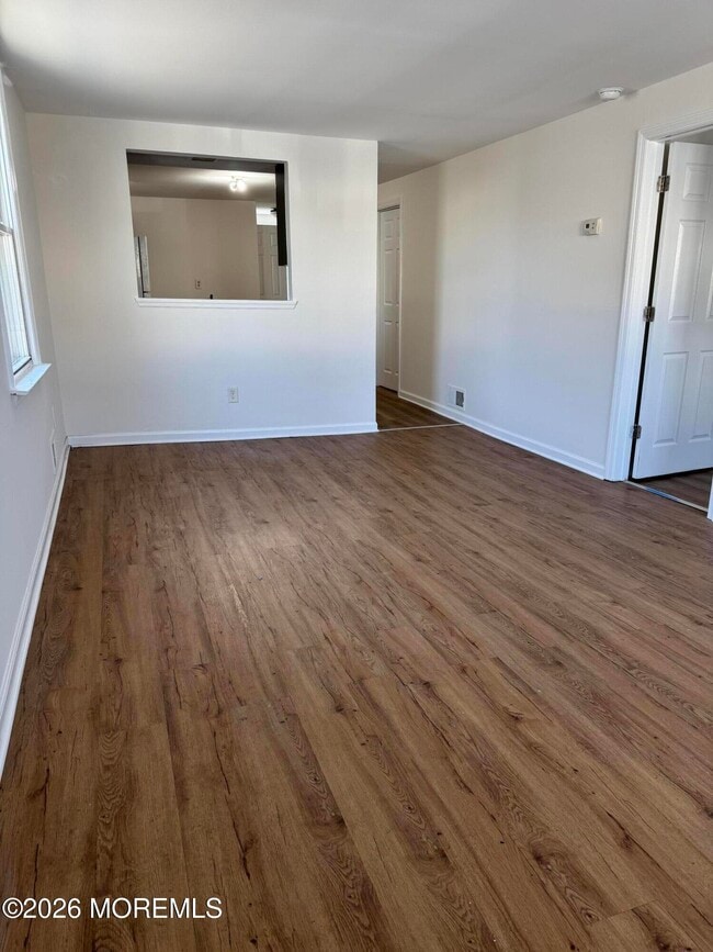 Building Photo - 14 Jahn St