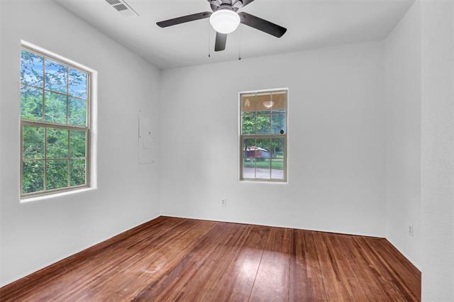 Building Photo - 1424 Woods Ln
