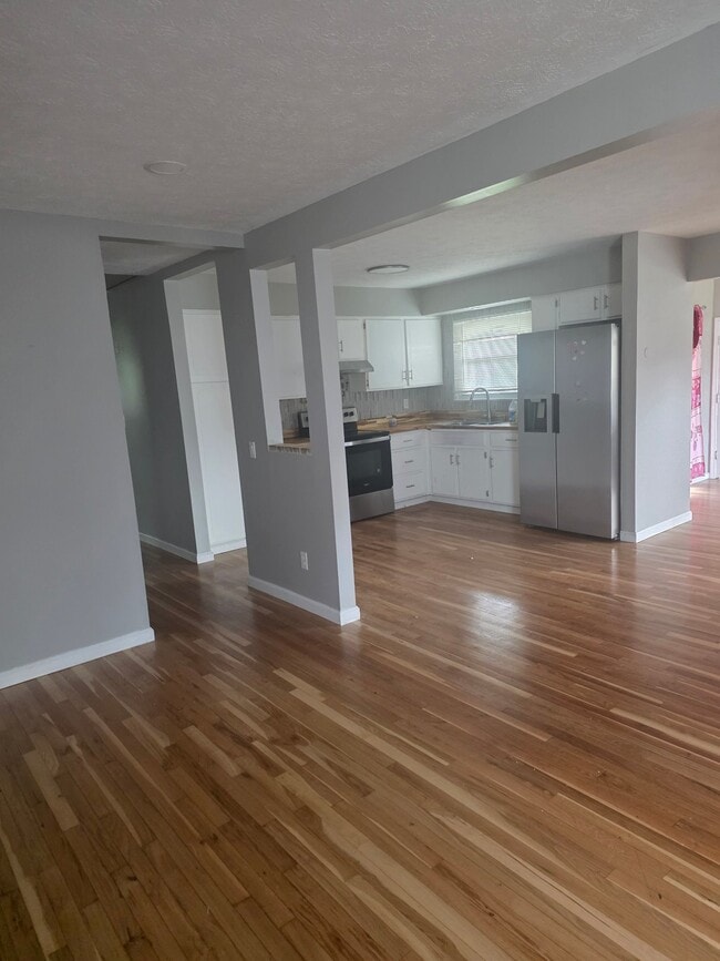Building Photo - 5817 Satinwood Dr