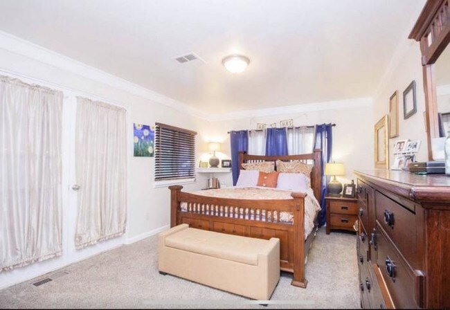 Building Photo - 3 bedroom in Santa Barbara CA 93110