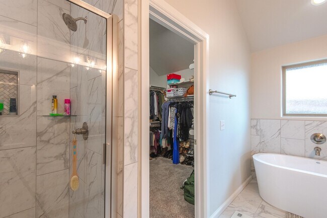 Building Photo - 2244 E Kellan Ct Terrace