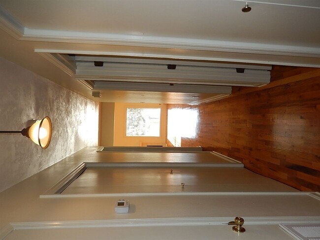 Building Photo - 2950 Bay Shore Dr