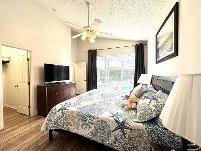 Building Photo - 16724 Rolling Green Dr