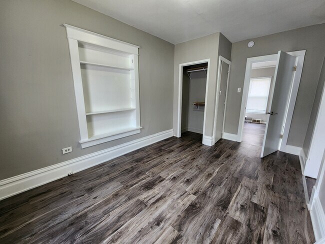 Building Photo - 113 Maplewood St