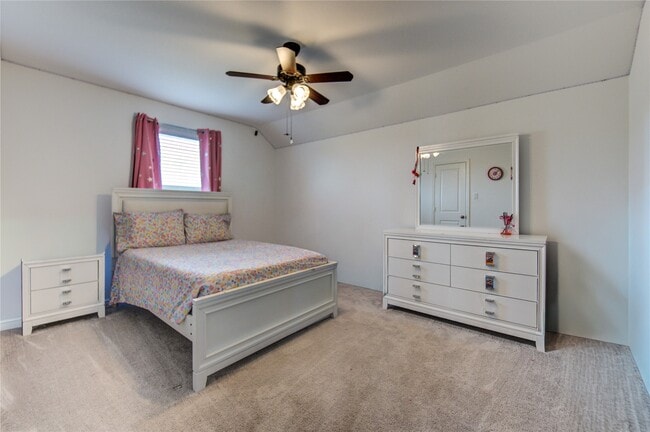 Building Photo - 26627 Ledgemont Dr