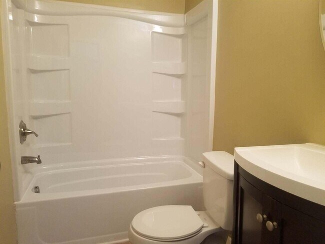 Building Photo - 1420 Gattegno St