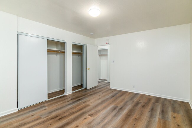 Interior Photo - 310 6th Avenue