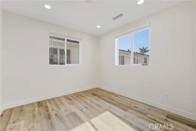 Building Photo - 1916 Cedar Ave