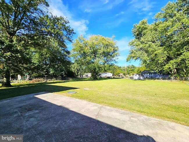 Building Photo - 8681 Mar Lynn Dr