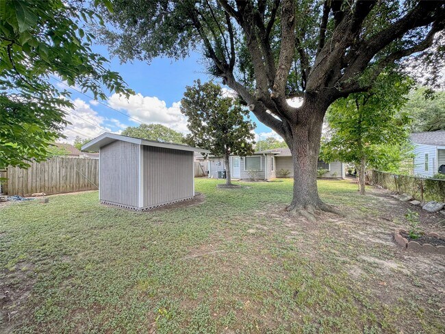 Building Photo - 7702 McHenry St