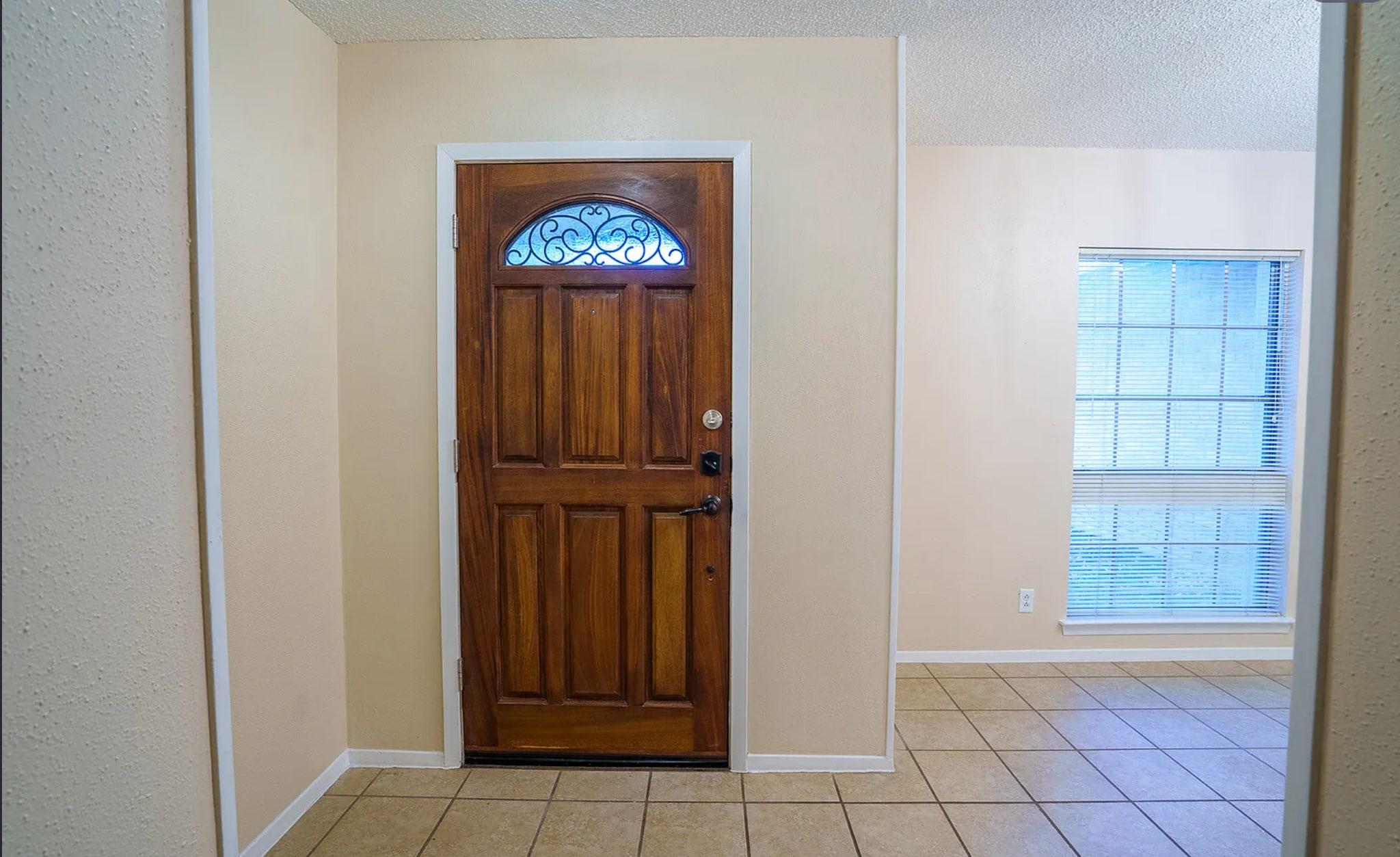 Building Photo - 8806 Thatch Dr