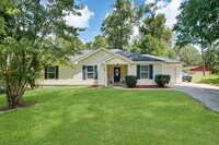 Building Photo - 3/2 home located just off N. Meridian and Available NOW.
