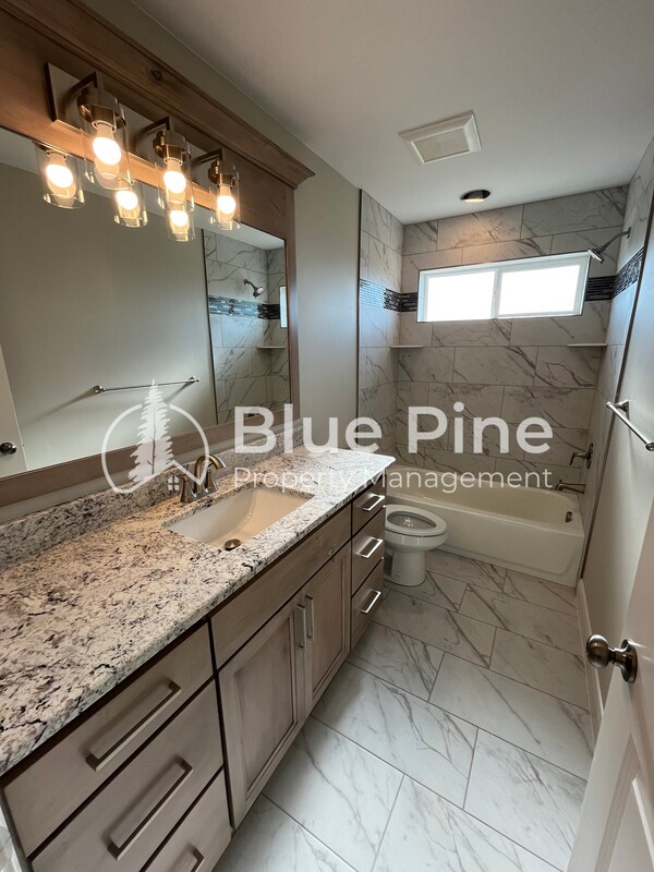 Building Photo - 6360 Ender Ln
