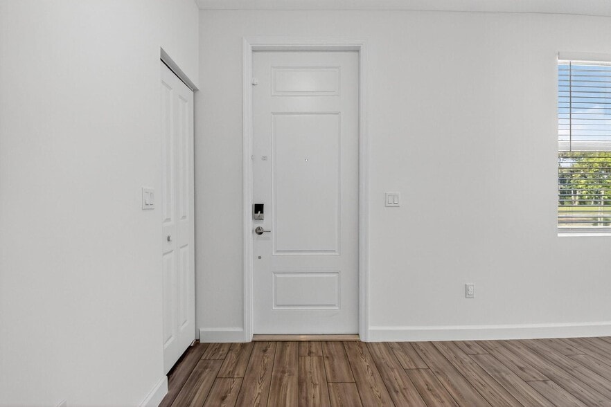 Building Photo - 4645 Meyerson Pl