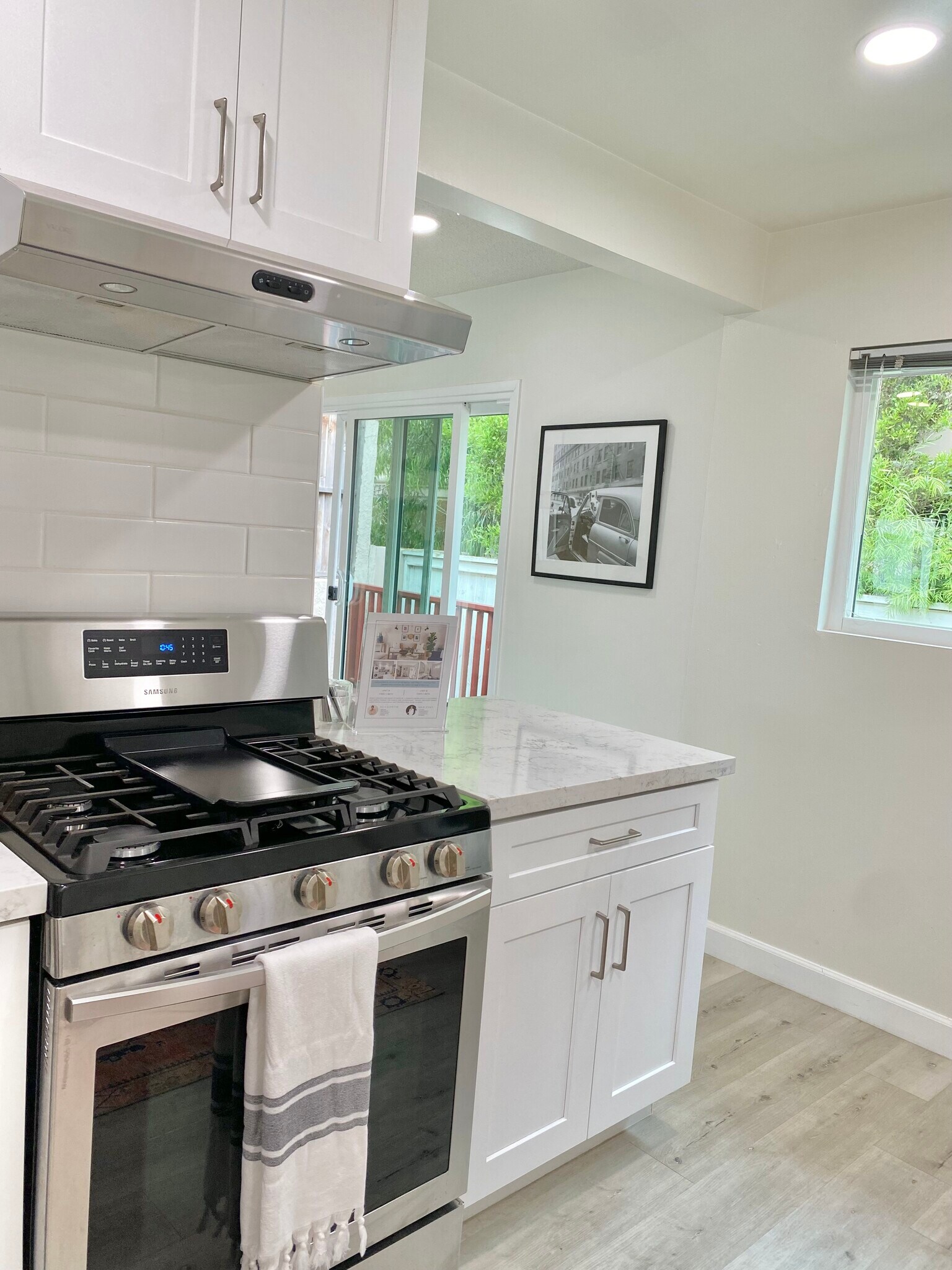 Building Photo - 2019 Curtis Ave