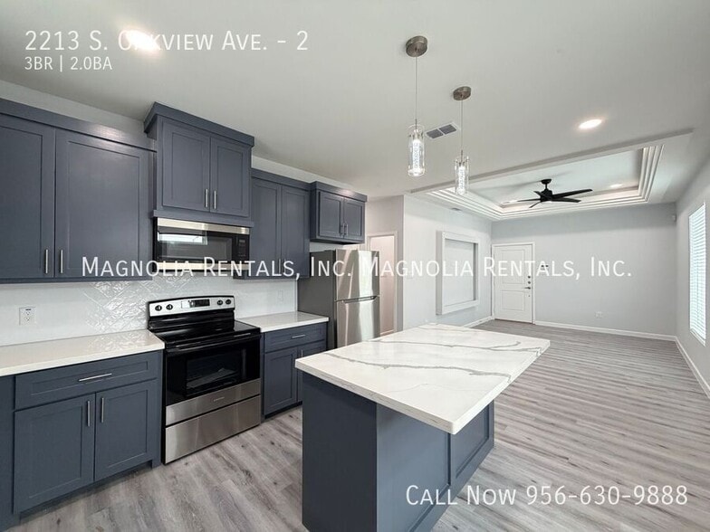 Building Photo - 2213 S Oakview Dr