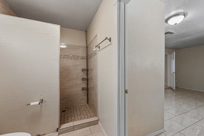 Building Photo - 2321 N 9th St