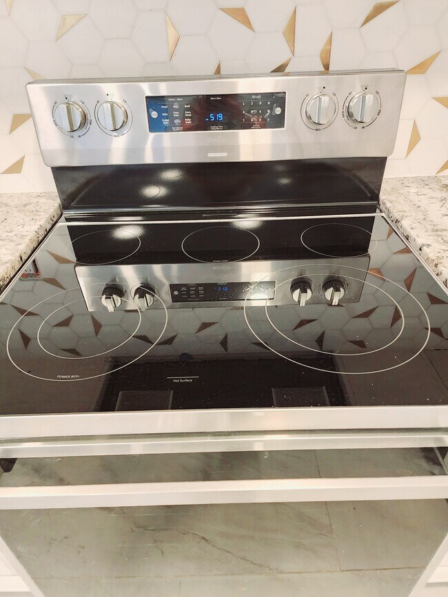 7501 142nd Ave N 7501 142nd Ave - 7501 142nd Ave N Largo Fl Building Photo 