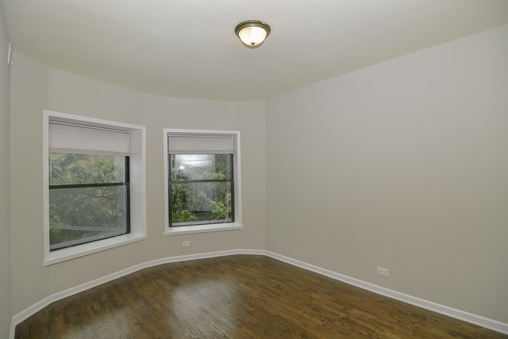 Building Photo - 1311 W Leland Ave