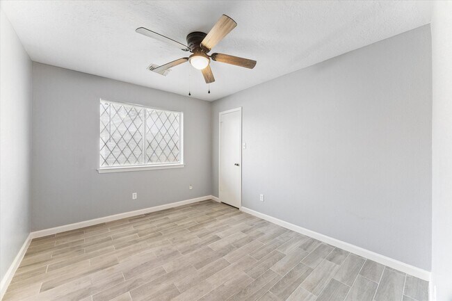 Building Photo - 7235 Gallant Glen Ln