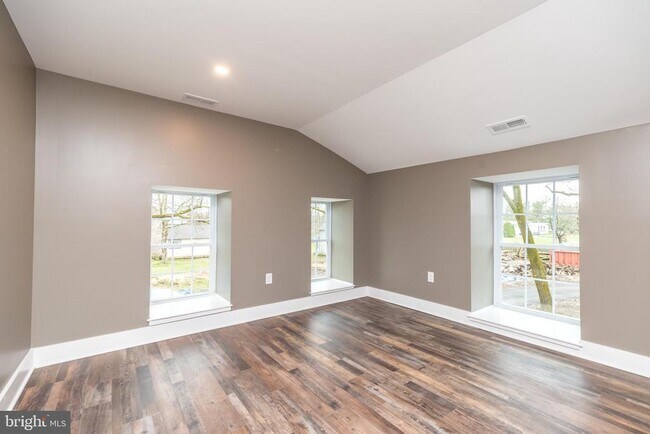 Building Photo - 4844 Old Easton Rd