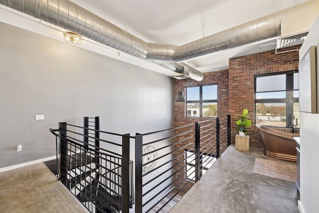 Building Photo - Condo In Artisan Lofts - Phoenix Midtown