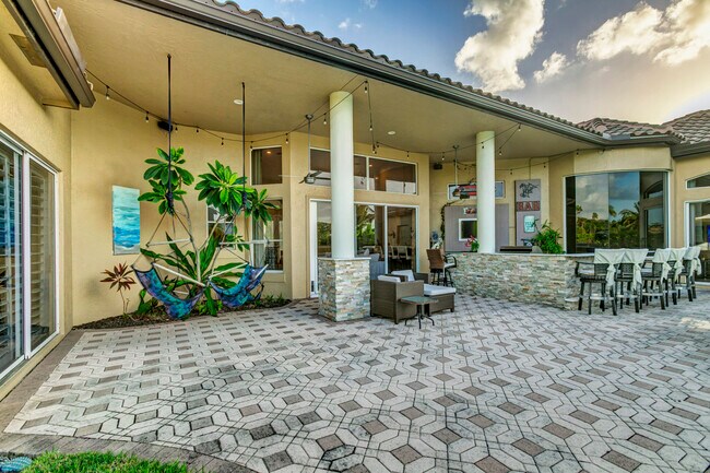 Building Photo - 8205 Woodsmuir Dr