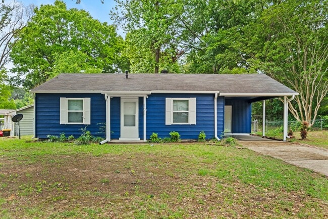 Building Photo - 102 Pine Cir