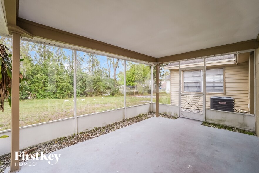 Building Photo - 6841 Willits Ave
