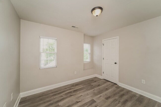 Building Photo - 13603 Riding Hill Ave