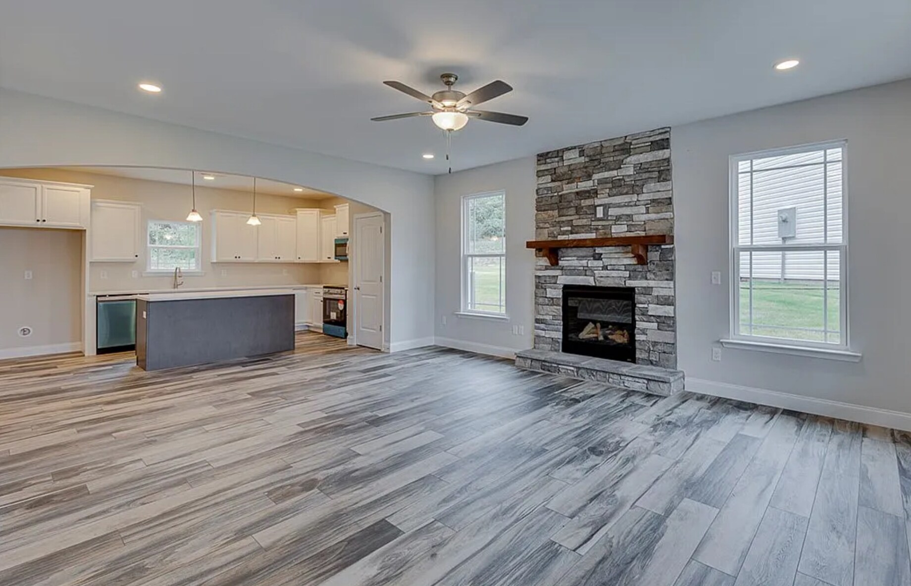 Building Photo - 213 Legacy Ln