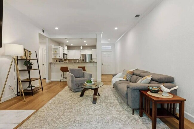 Building Photo - Stylish Golf Course Condo in North San Jose