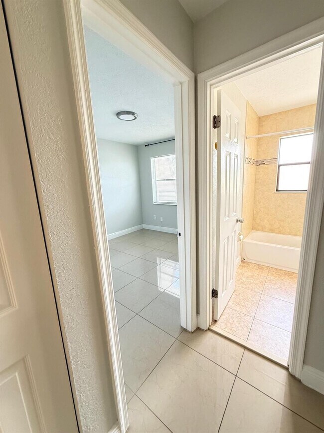 Building Photo - 11108 Royal Palm Blvd