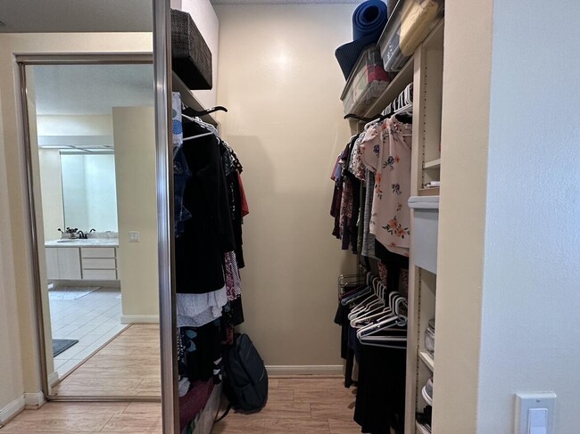 Building Photo - 7461 SE Autumn Ln