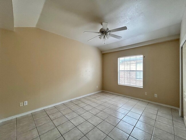 Building Photo - 203 Martingale