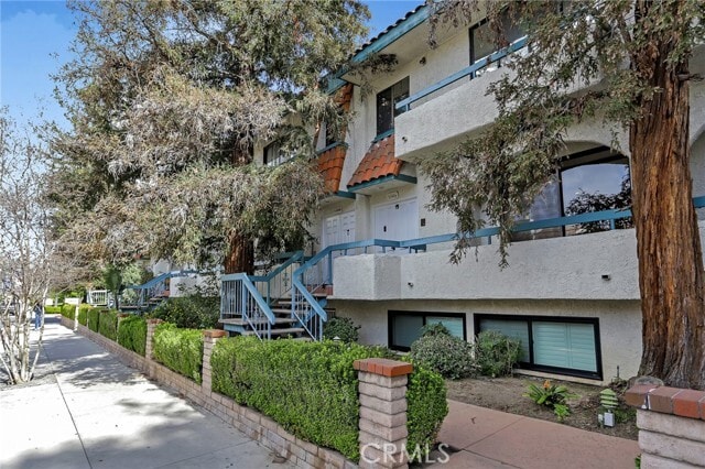 Primary Photo - 5346 Zelzah Ave