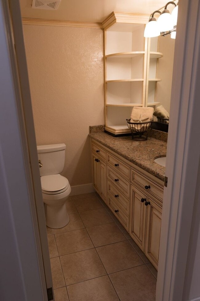 Building Photo - Coming Soon!! Henie Hills Single Family Home