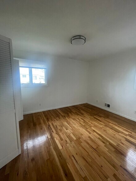 Building Photo - 360 Naughton Ave