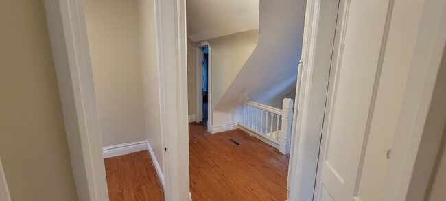 Building Photo - 628 25th St