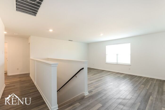 Building Photo - 2927 Jackson Smt