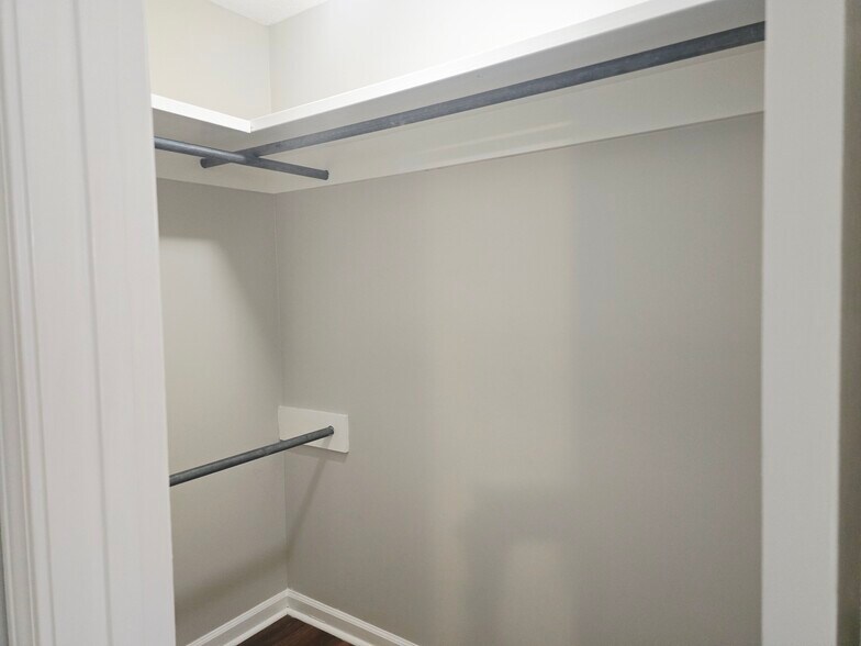 Building Photo - 212 E Mell St